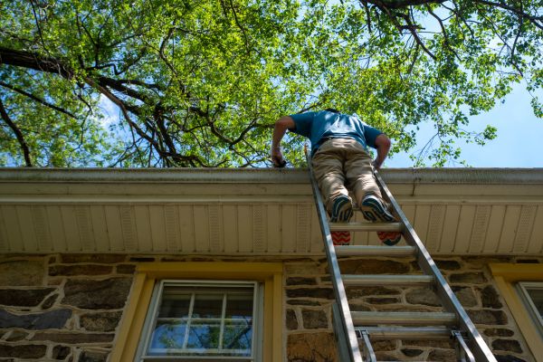 Industrial Gutter Cleaning in Bethlehem